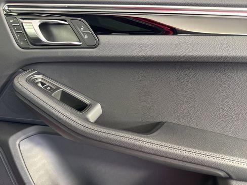 New 2026 Porsche Macan image 20