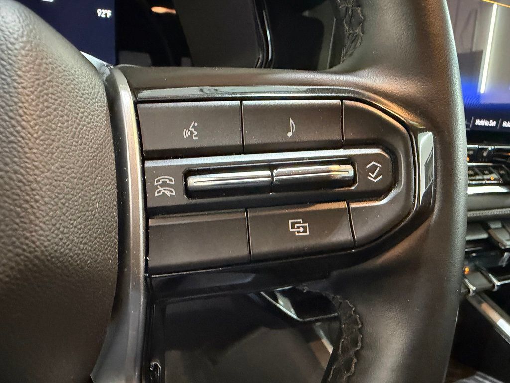 Used 2023 Chevrolet Colorado LT w/ LT Convenience Package II AWD/4WD image 22