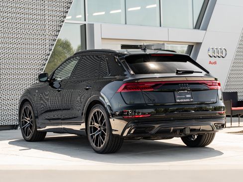 Certified 2023 Audi Q8 Prestige w/ Prestige Package AWD/4WD image 5