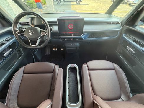 Used 2025 Volkswagen ID. Buzz Pro S RWD image 2