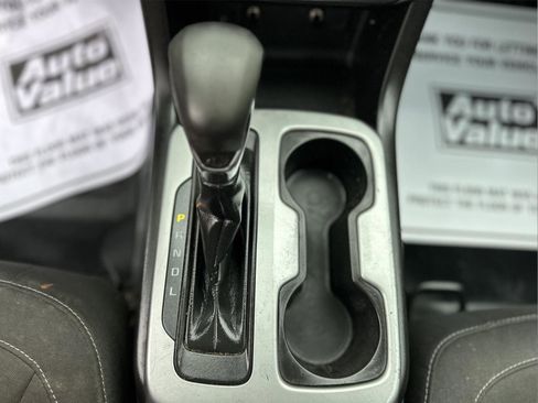 Used 2022 Chevrolet Colorado LT w/ Fleet Safety Package image 17