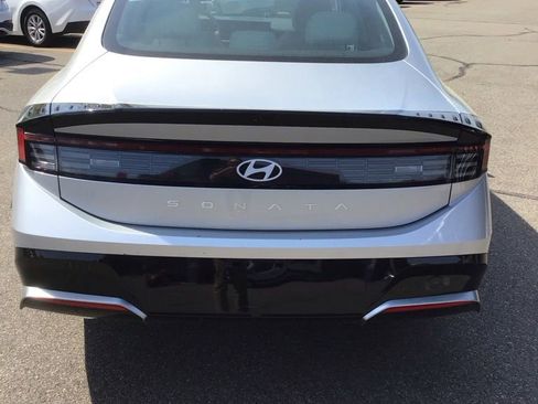 Used 2025 Hyundai Sonata SEL FWD image 3