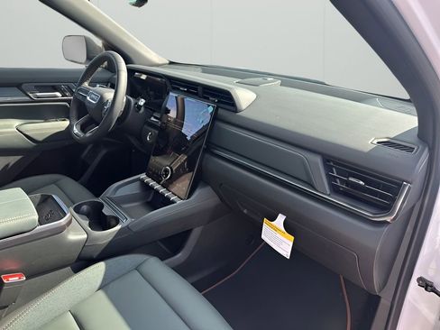 New 2026 GMC Terrain AT4 w/ Convenience Package III image 27