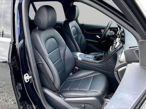 Certified 2022 Mercedes-Benz GLC 300 300 image 32