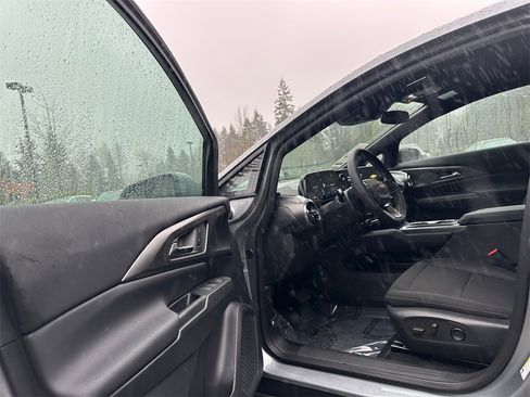 New 2026 Chevrolet Equinox EV LT image 20