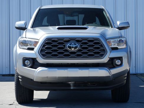 Used 2020 Toyota Tacoma TRD Sport image 6