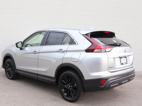 New 2026 Mitsubishi Eclipse Cross LE image 2