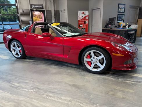Used 2005 Chevrolet Corvette Coupe w/ Preferred Equipment Group RWD image 22