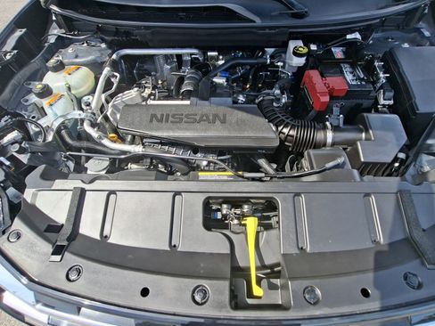 Certified 2025 Nissan Rogue S FWD image 24