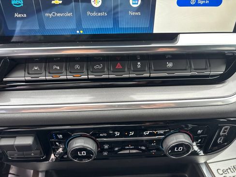 Used 2024 Chevrolet Silverado 1500 High Country w/ Technology Package AWD/4WD image 43