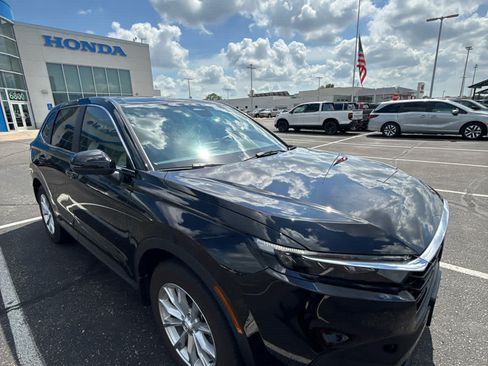 Used 2024 Honda CR-V EX image 3