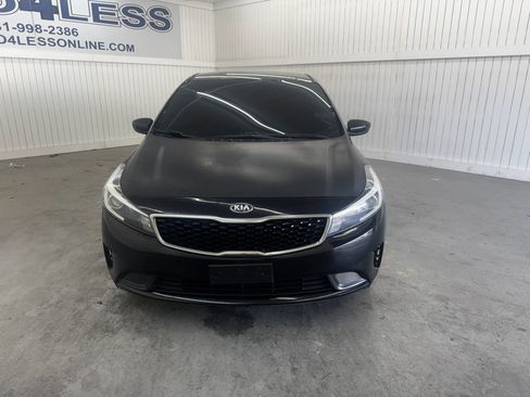 Used 2017 Kia Forte LX image 2