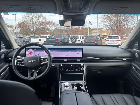Used 2025 Genesis GV80 2.5T Standard image 10