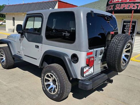 Used 2004 Jeep Wrangler SE AWD/4WD image 2
