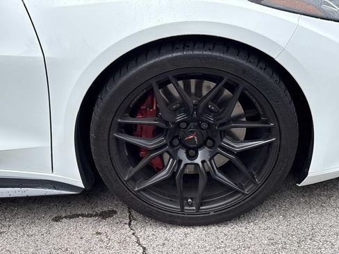 Used 2024 Chevrolet Corvette Z06 RWD image 9