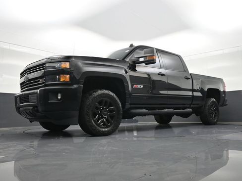 Used 2017 Chevrolet Silverado 2500 LT w/ Midnight Edition AWD/4WD image 25