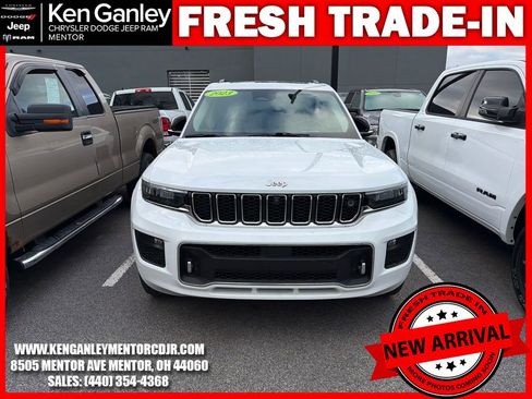 Used 2023 Jeep Grand Cherokee L Overland w/ Advanced Protech Group III image 2