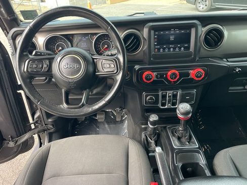 Used 2018 Jeep Wrangler Unlimited Sport AWD/4WD image 4