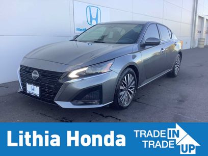 Used 2023 Nissan Altima 2.5 SV