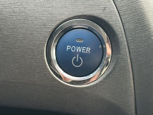 Used 2015 Toyota Prius Three image 32