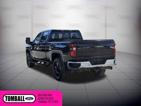 Used 2020 Chevrolet Silverado 2500 LT w/ Convenience Package image 5