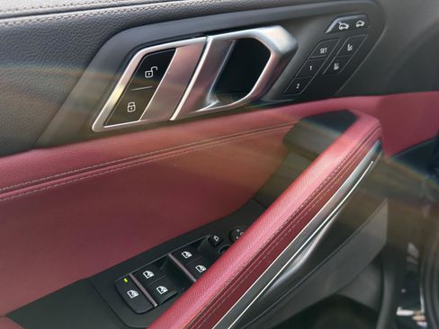 Used 2022 BMW X6 xDrive40i w/ M Sport Package image 13