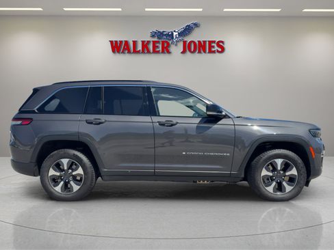 Used 2024 Jeep Grand Cherokee Limited 4xe image 2