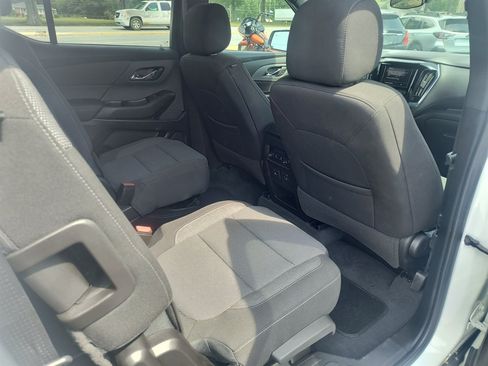 Used 2022 Chevrolet Traverse LT w/ LPO, Cargo Package FWD image 24