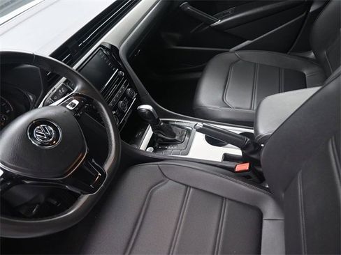 Used 2022 Volkswagen Passat 2.0T SE image 18