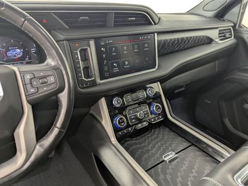 Used 2023 GMC Yukon XL Denali w/ Advanced Technology Package image 14