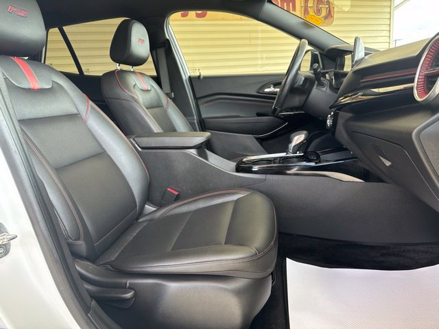 Used 2024 Chevrolet Trax RS w/ Sunroof Package FWD image 26