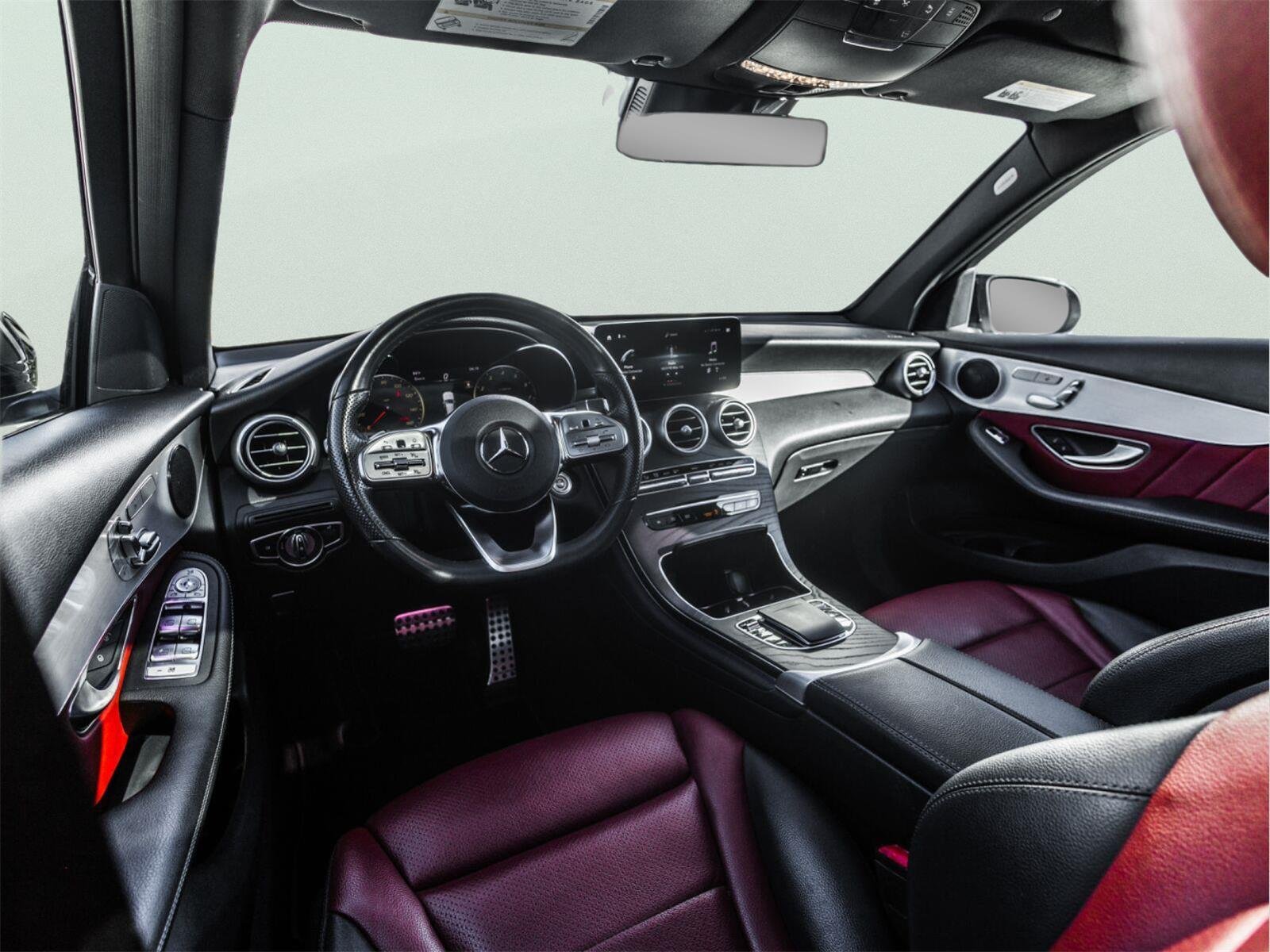 Used 2022 Mercedes-Benz GLC 300 image 2