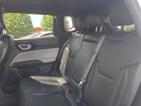 Used 2025 Jeep Compass Limited AWD/4WD image 13