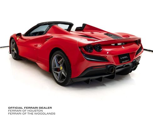 Used 2022 Ferrari F8 Tributo RWD image 2