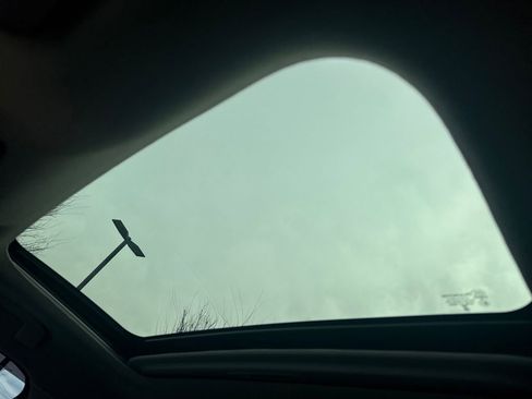 Certified 2025 Nissan Sentra SR w/ SR Premium Package image 22