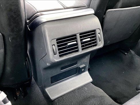 Used 2020 Land Rover Range Rover Velar S image 23