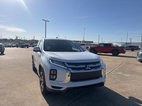 Used 2024 Mitsubishi Outlander Sport ES image 2