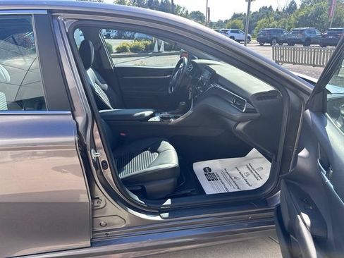 Used 2024 Toyota Camry SE w/ Cold Weather Package AWD/4WD image 10