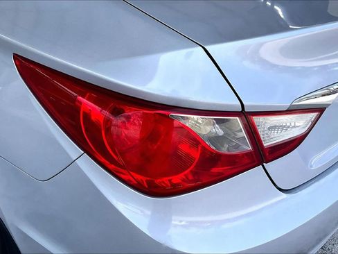 Used 2011 Hyundai Sonata SE FWD image 19