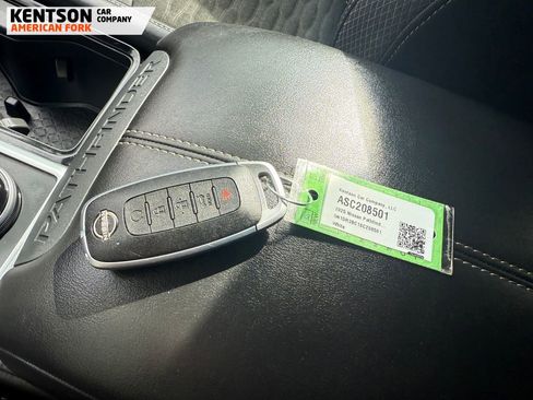Used 2025 Nissan Pathfinder SV image 43