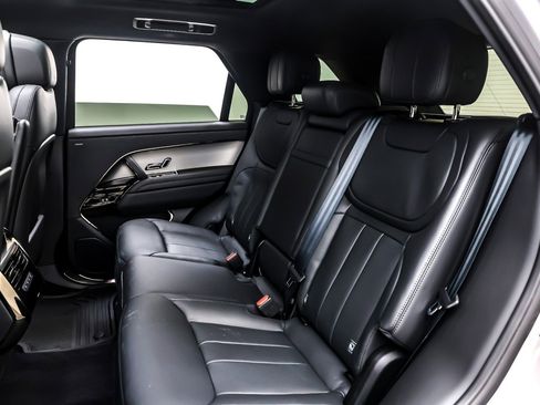 Used 2025 Land Rover Range Rover Sport SE image 8