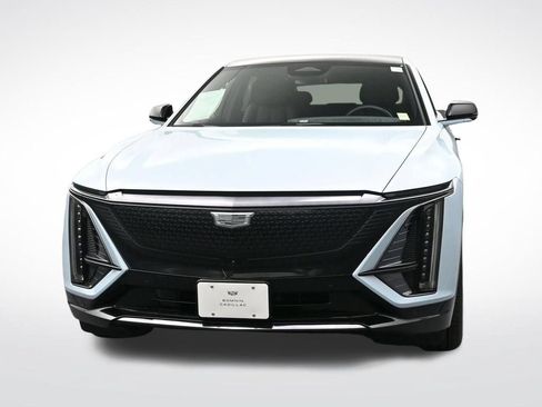 Used 2025 Cadillac Lyriq Sport AWD/4WD image 8