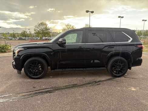 Used 2025 Toyota Sequoia SR5 image 7