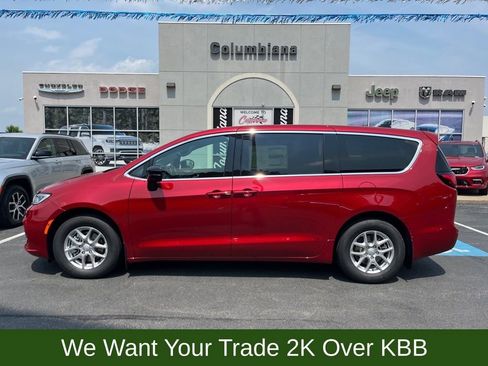 New 2025 Chrysler Pacifica Select image 1