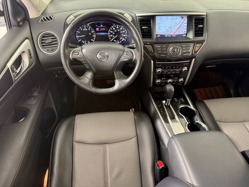 Used 2019 Nissan Pathfinder SL FWD image 10