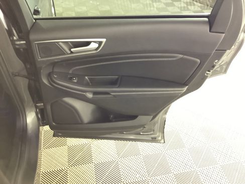 Used 2024 Ford Edge Titanium image 12