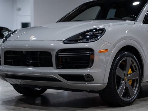 Used 2021 Porsche Cayenne Turbo AWD/4WD image 71