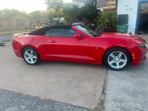 Used 2019 Chevrolet Camaro LT RWD image 3