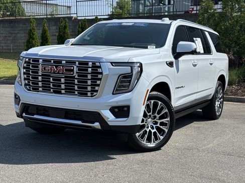 Used 2026 GMC Yukon XL Denali w/ Denali Reserve Package AWD/4WD image 5