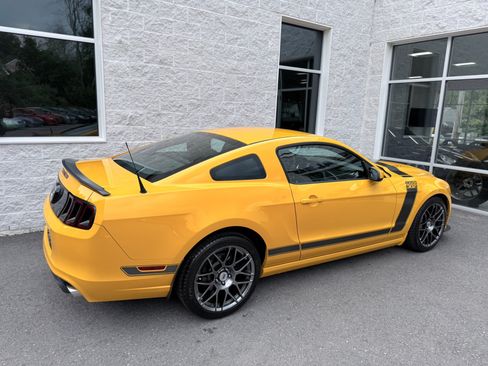 Used 2013 Ford Mustang Boss 302 w/ Boss 302 Accessory Pkg RWD image 21